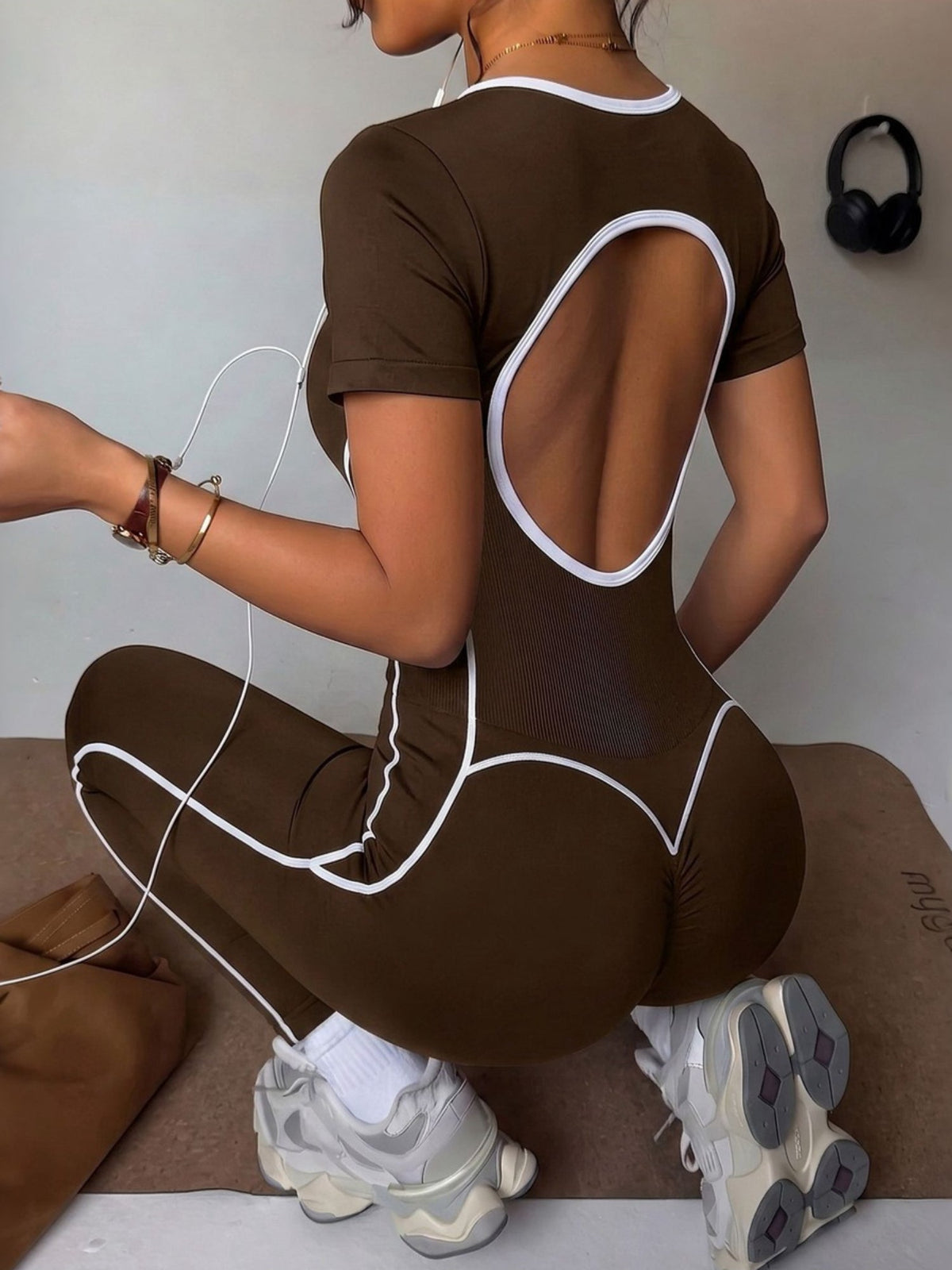 Sculpting Sweetheart Backless Jumpsuit with Contrast Trim