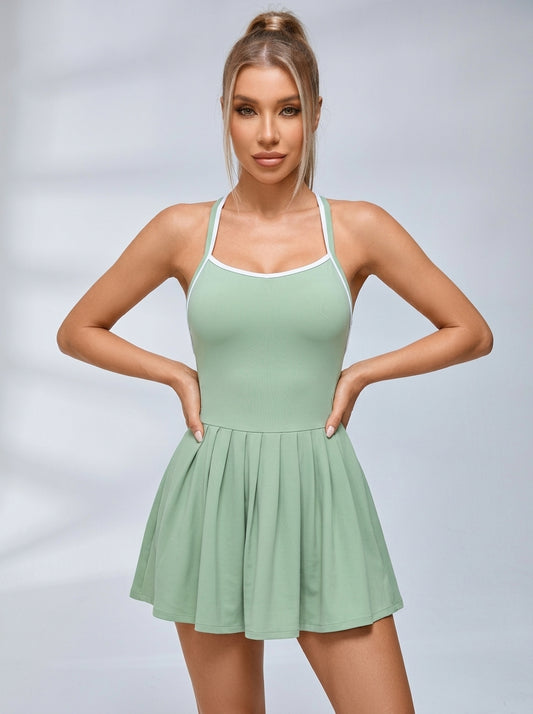Tennis-Kleid mit Herzförmigem Ausschnitt und Kontrastpaspelierung