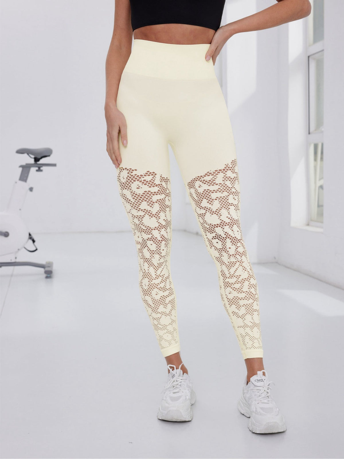 Seamless High-Waist Sculpting Leggings with Perforated Detail