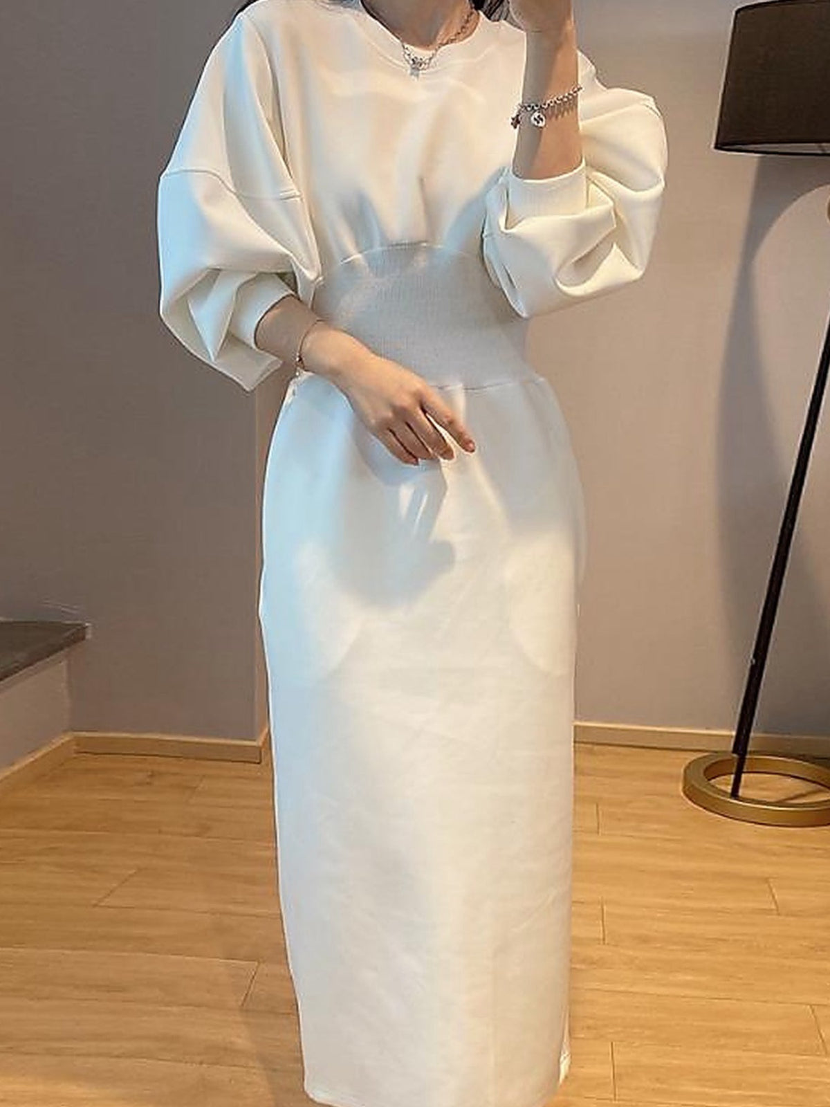 Elegant Cinched Waist Maxi Dress with Voluminous Sleeves