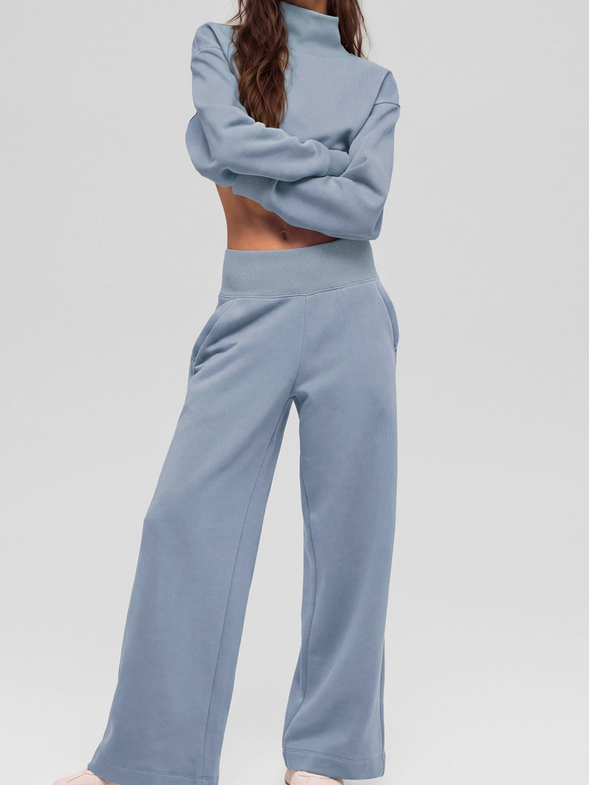 Women's Cropped Mock Neck Sweatshirt & Wide-Leg Sweatpants Two-Piece Set