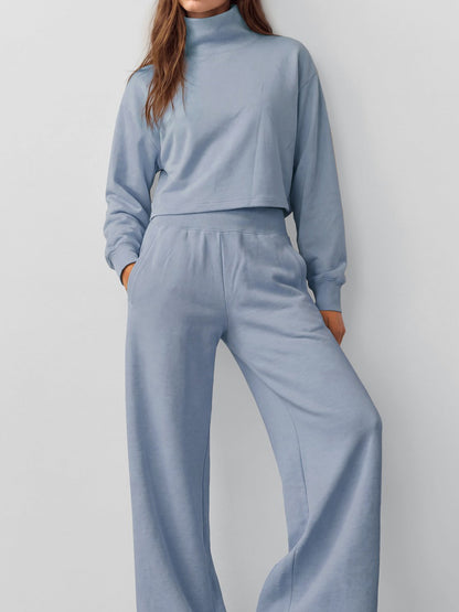 Women's Cropped Mock Neck Sweatshirt & Wide-Leg Sweatpants Two-Piece Set