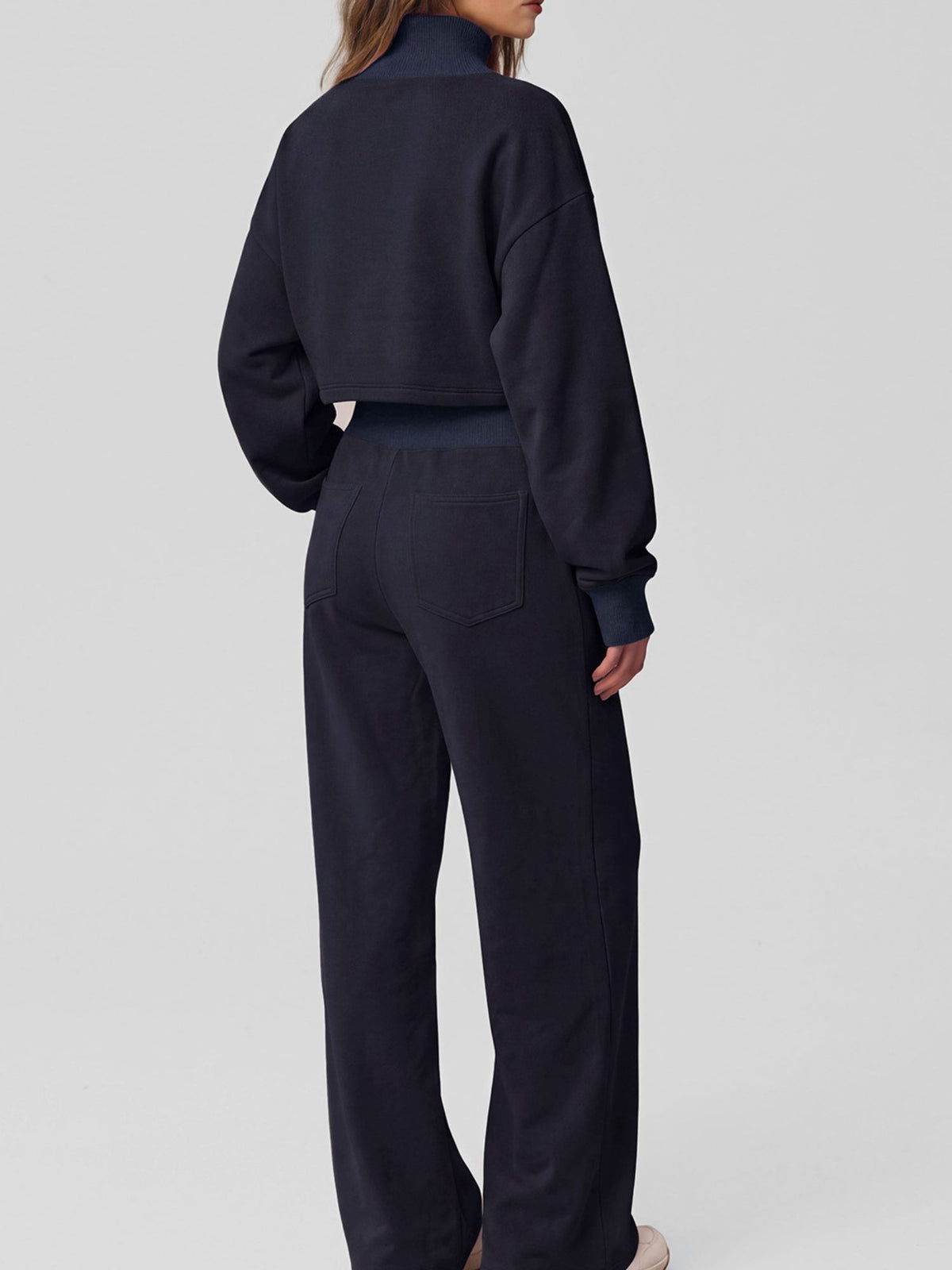 Women's Cropped Mock Neck Sweatshirt & Wide-Leg Sweatpants Two-Piece Set