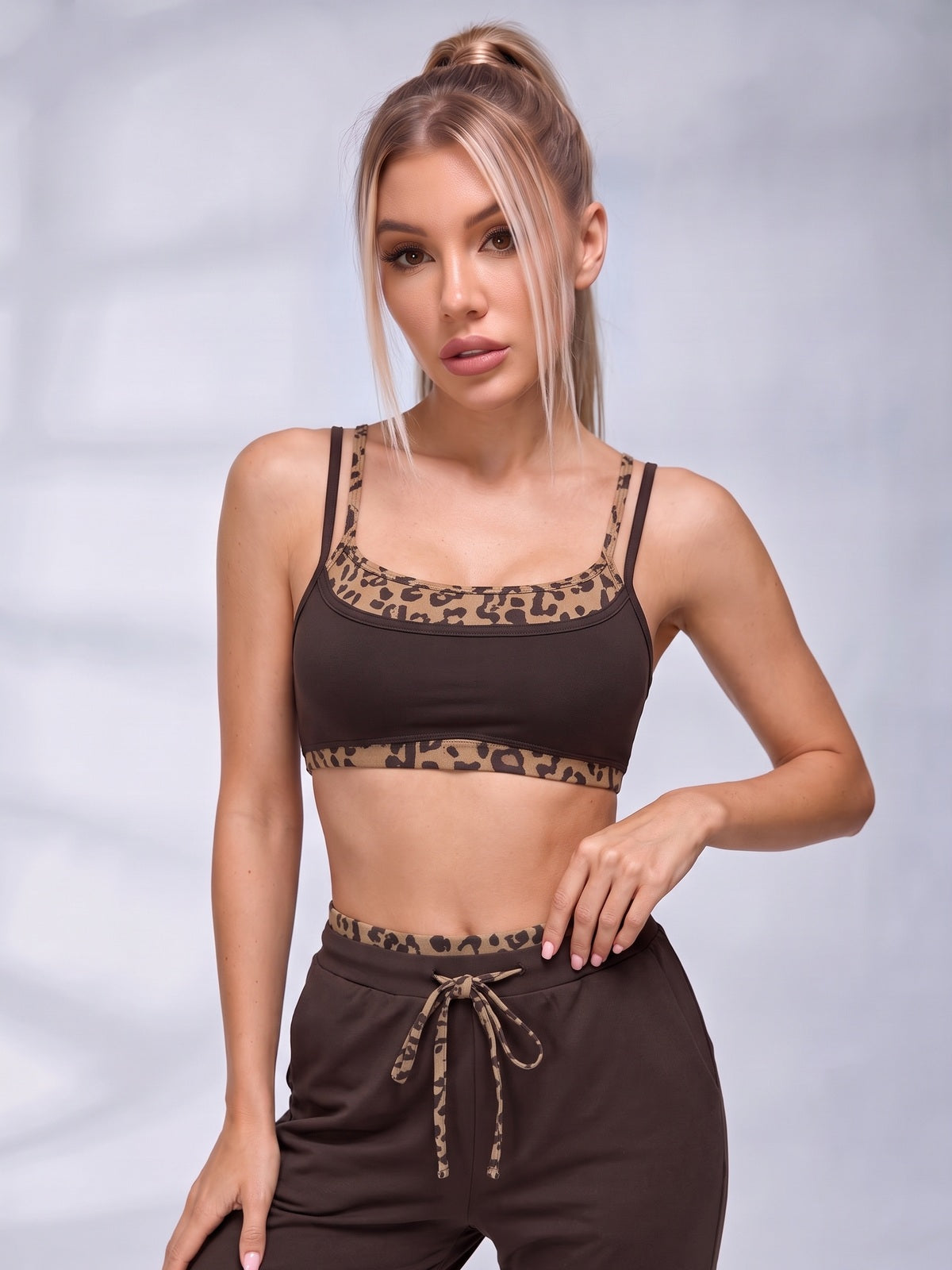 Leopard Trim Scoop Neck Sports Bra
