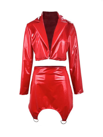 Glänzende Latex-Dessous mit Ausschnitten