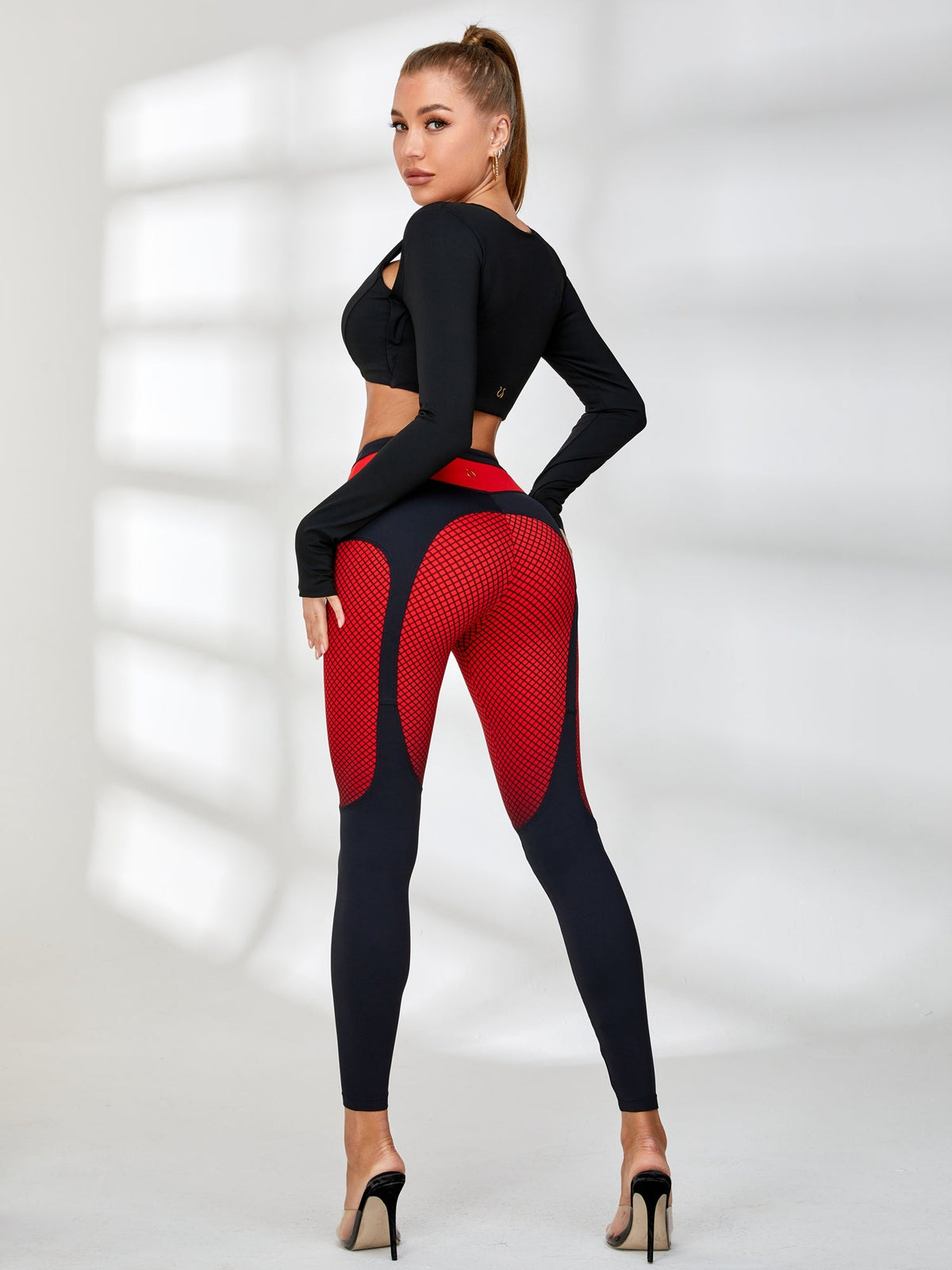 Unique Twist With Pads Long Sleeves